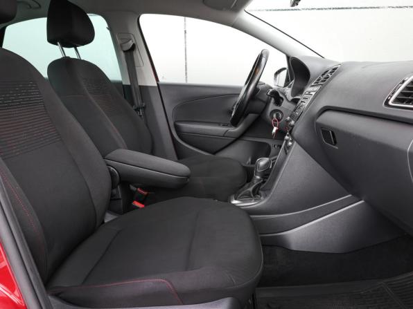 Volkswagen Polo V Рестайлинг с пробегом 2017 года, цена 1 198 000 рублей, 79814 км, седан, Автокод Объявления