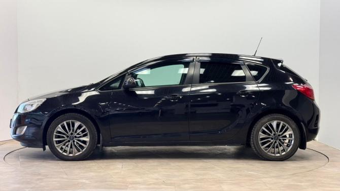 Opel Astra J с пробегом 2011 года, цена 450 000 рублей, 298765 км, хэтчбек, Автокод Объявления