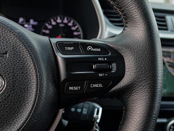 Kia Rio IV Рестайлинг с пробегом 2021 года, цена 1 800 000 рублей, 54595 км, седан, Автокод Объявления