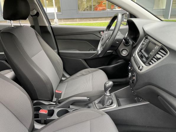 Hyundai Solaris II с пробегом 2018 года, цена 1 275 000 рублей, 125350 км, седан, Автокод Объявления