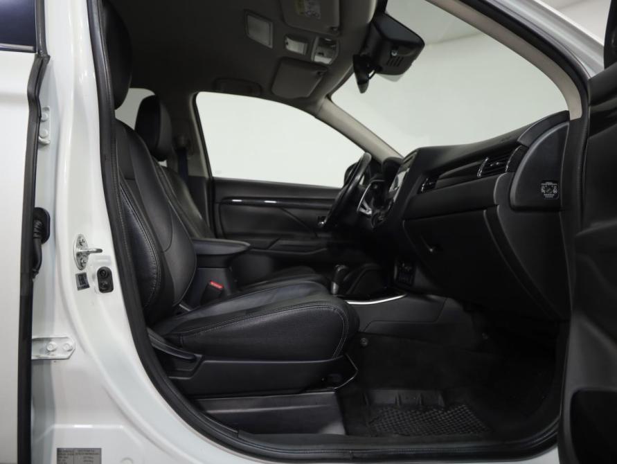 Mitsubishi Outlander III Рестайлинг 2 Санкт-Петербург  - изображение 19