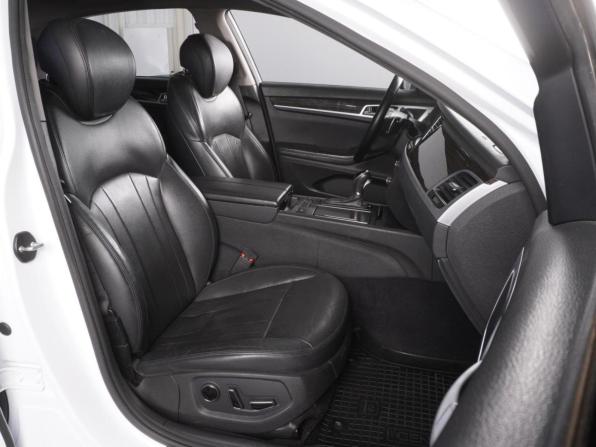 Hyundai Genesis II с пробегом 2015 года, цена 2 035 000 рублей, 179268 км, седан, Автокод Объявления