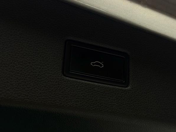 Volkswagen Tiguan II с пробегом 2019 года, цена 2 599 000 рублей, 128038 км, внедорожник, Автокод Объявления