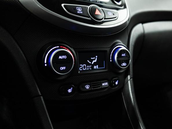 Hyundai Solaris I Рестайлинг с пробегом 2015 года, цена 1 049 585 рублей, 100700 км, седан, Автокод Объявления
