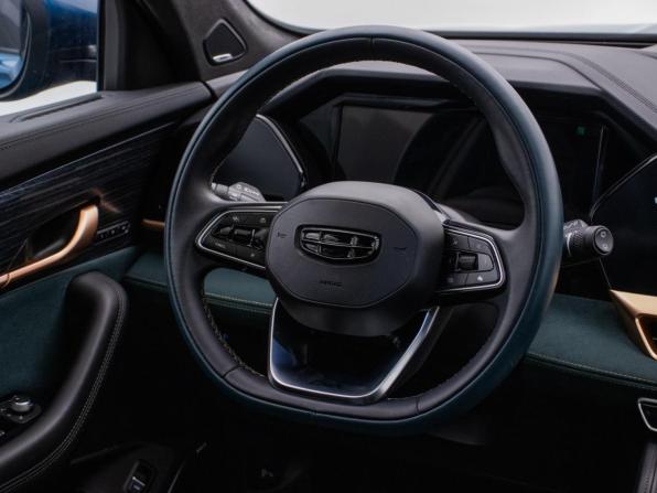 Geely Monjaro I с пробегом 2023 года, цена 3 145 000 рублей, 54742 км, внедорожник, Автокод Объявления