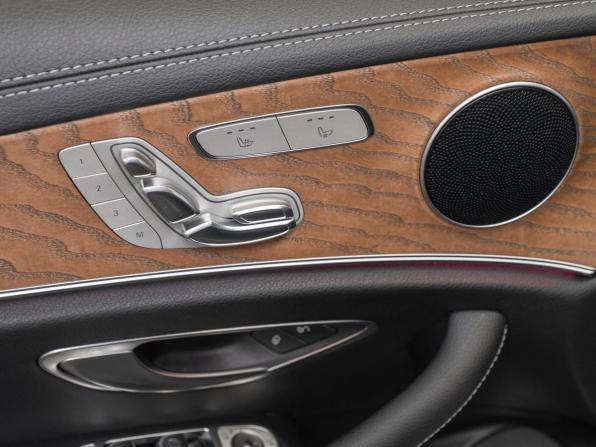 Mercedes-Benz E-Класс V (W213 S213 C238) Рестайлинг с пробегом 2021 года, цена 4 600 000 рублей, 30311 км, седан, Автокод Объявления