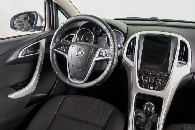 Opel Astra J с пробегом 2012 года, цена 579 000 рублей, 220000 км, хэтчбек, Автокод Объявления