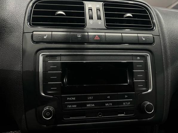 Volkswagen Polo V Рестайлинг с пробегом 2017 года, цена 879 000 рублей, 223779 км, седан, Автокод Объявления