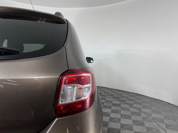 Renault Sandero II Рестайлинг с пробегом 2020 года, цена 1 175 000 рублей, 93113 км, хэтчбек, Автокод Объявления