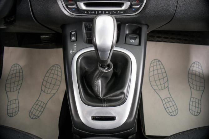 Renault Scenic III с пробегом 2010 года, цена 559 000 рублей, 297025 км, компактвэн, Автокод Объявления