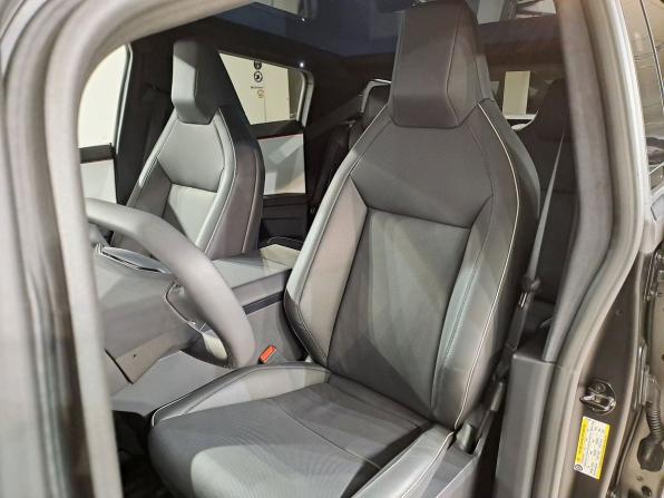 Tesla Cybertruck с пробегом 2024 года, цена 15 799 000 рублей, 2910 км, пикап, Автокод Объявления