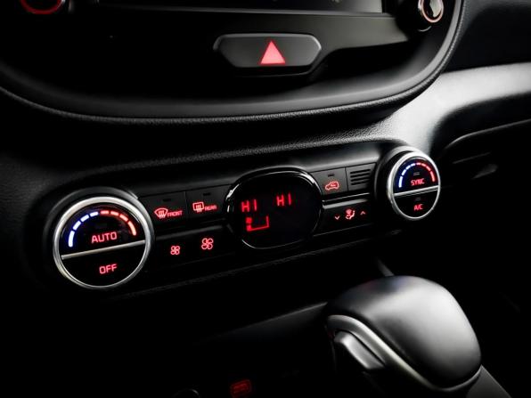 Kia Soul III с пробегом 2021 года, цена 1 999 000 рублей, 61437 км, хэтчбек, Автокод Объявления