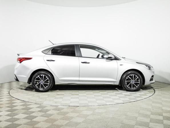 Hyundai Solaris II с пробегом 2017 года, цена 1 399 700 рублей, 67295 км, седан, Автокод Объявления