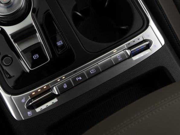 Kia Carnival IV Рестайлинг с пробегом 2025 года, цена 6 745 055 рублей, 10714 км, минивэн, Автокод Объявления