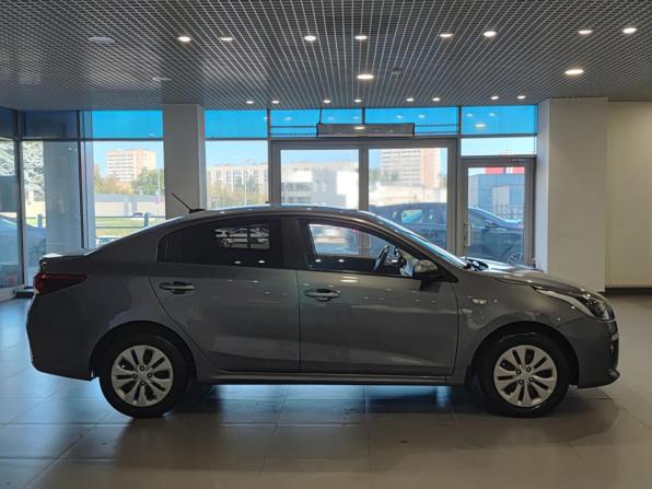 Kia Rio IV Рестайлинг с пробегом 2020 года, цена 1 595 000 рублей, 104600 км, седан, Автокод Объявления