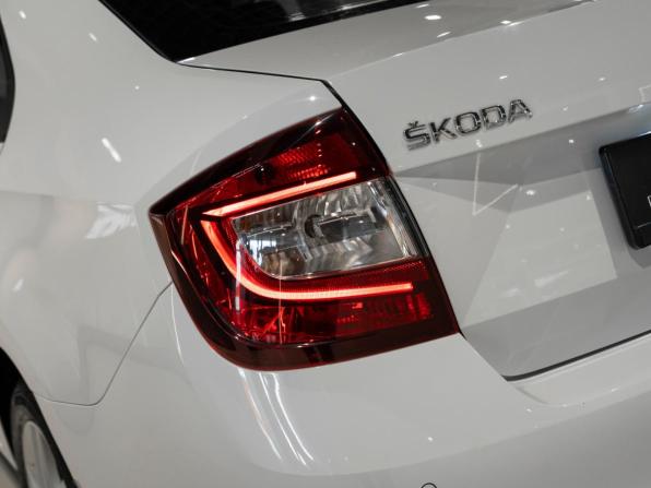 Skoda Rapid I Рестайлинг с пробегом 2019 года, цена 1 445 000 рублей, 71328 км, лифтбек, Автокод Объявления