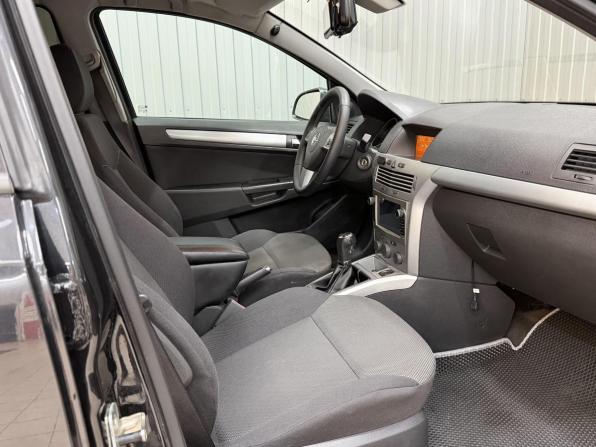 Opel Astra J Рестайлинг с пробегом 2012 года, цена 665 000 рублей, 199710 км, седан, Автокод Объявления