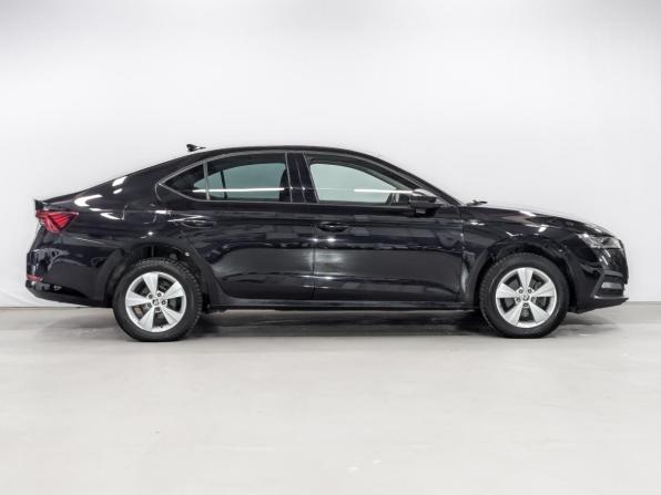Skoda Octavia IV (A8) с пробегом 2020 года, цена 2 025 000 рублей, 113618 км, лифтбек, Автокод Объявления