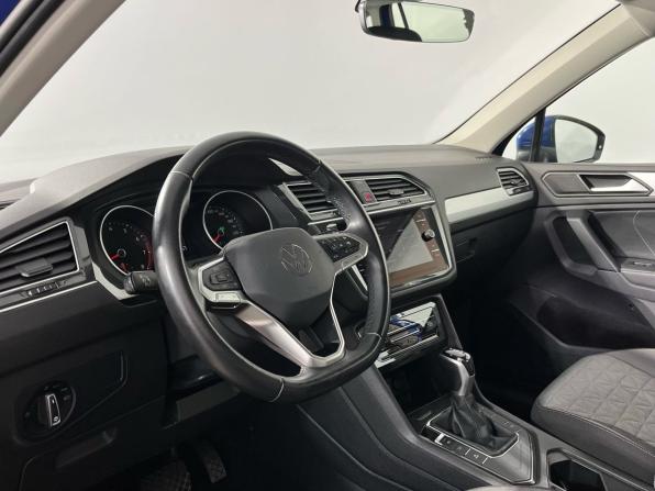 Volkswagen Tiguan II Рестайлинг с пробегом 2021 года, цена 2 690 000 рублей, 68510 км, внедорожник, Автокод Объявления