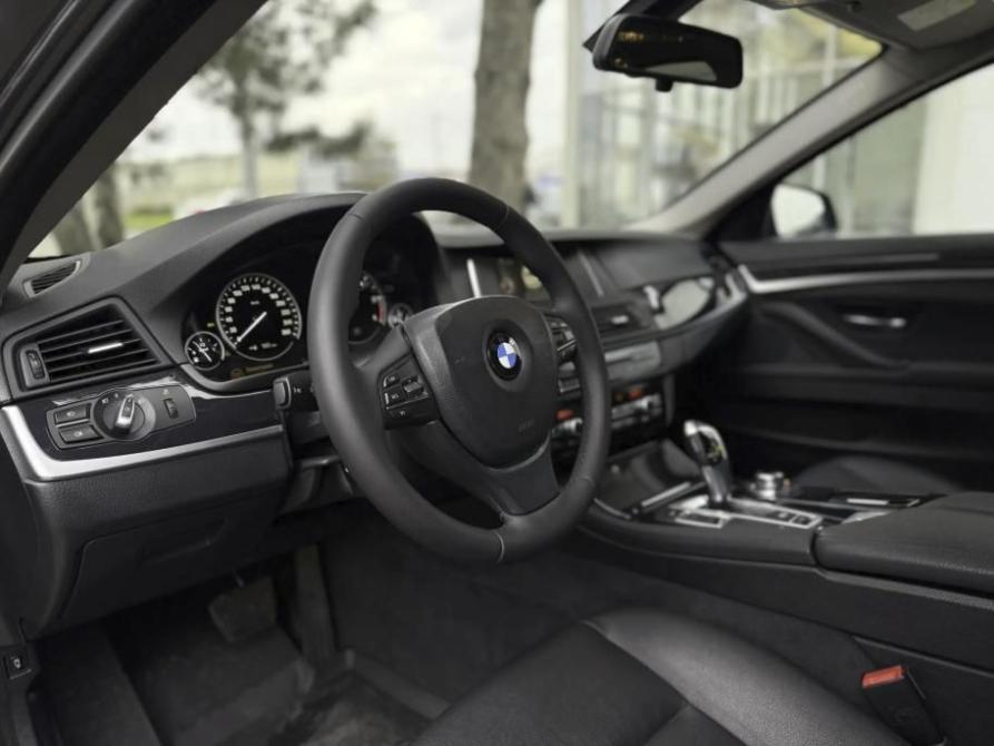 BMW 5 серии VI (F10/F11/F07) Рестайлинг Ставрополь  - изображение 14