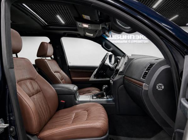 Toyota Land Cruiser 200 Series Рестайлинг 2 с пробегом 2019 года, цена 10 699 000 рублей, 33598 км, внедорожник, Автокод Объявления