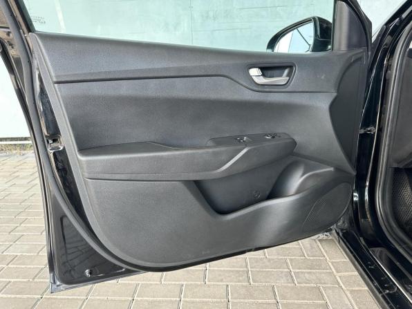 Hyundai Solaris II с пробегом 2017 года, цена 1 075 000 рублей, 194000 км, седан, Автокод Объявления