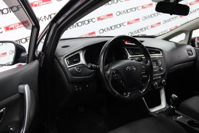 Kia Ceed II Рестайлинг с пробегом 2017 года, цена 795 950 рублей, 281063 км, хэтчбек, Автокод Объявления