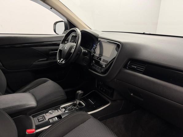 Mitsubishi Outlander III Рестайлинг 3 с пробегом 2019 года, цена 2 065 000 рублей, 93198 км, внедорожник, Автокод Объявления