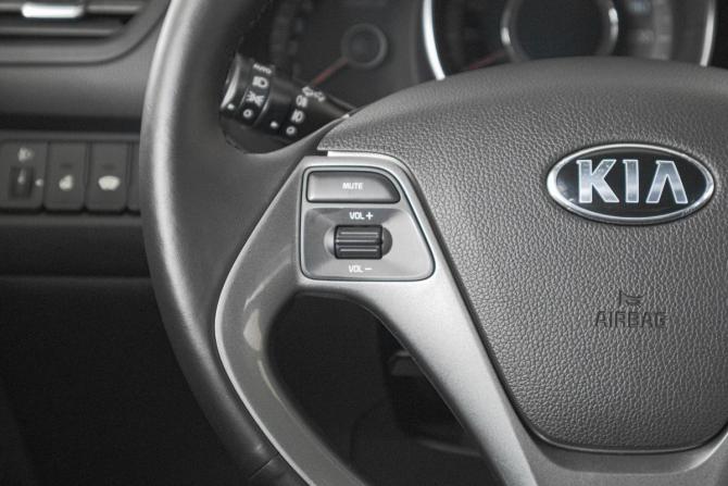 Kia Rio III Рестайлинг с пробегом 2017 года, цена 1 099 000 рублей, 62974 км, хэтчбек, Автокод Объявления