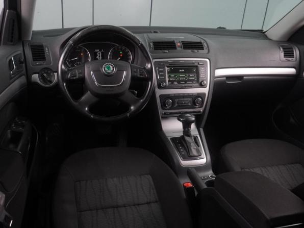 Skoda Octavia II (A5) Рестайлинг с пробегом 2011 года, цена 1 484 000 рублей, 148314 км, лифтбек, Автокод Объявления