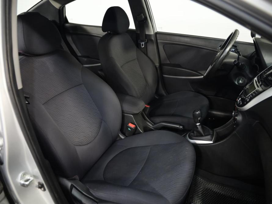 Hyundai Solaris I Санкт-Петербург  - изображение 19