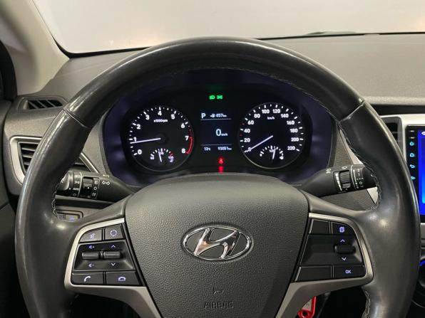 Hyundai Solaris II с пробегом 2019 года, цена 1 490 000 рублей, 93047 км, седан, Автокод Объявления