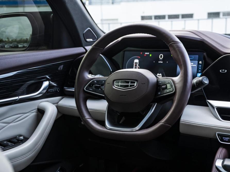 Geely Monjaro I Москва  - изображение 10