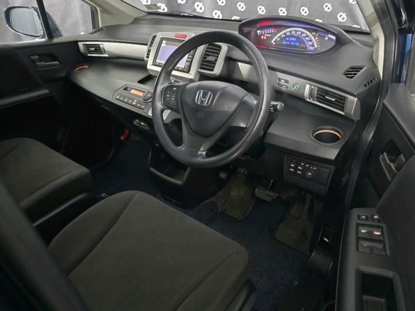 Honda Freed I с пробегом 2011 года, цена 1 029 000 рублей, 133762 км, компактвэн, Автокод Объявления