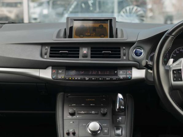 Lexus CT I с пробегом 2011 года, цена 1 315 000 рублей, 231180 км, хэтчбек, Автокод Объявления