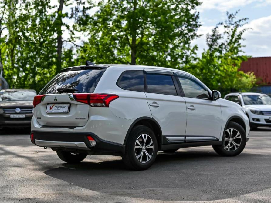 Mitsubishi Outlander III Рестайлинг 2 Санкт-Петербург  - изображение 2