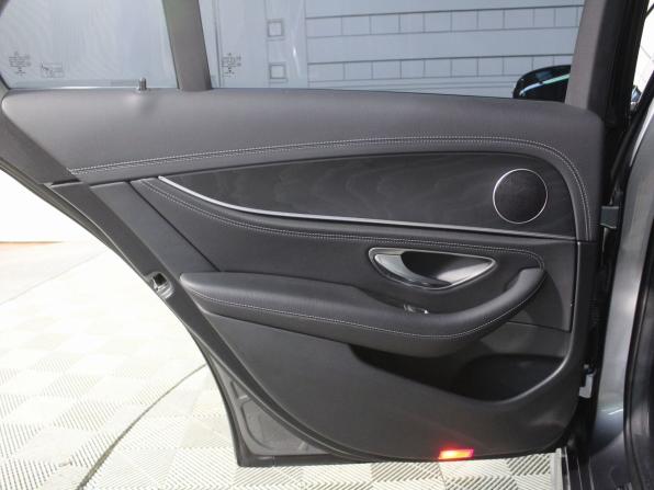 Mercedes-Benz E-Класс V (W213 S213 C238) Рестайлинг с пробегом 2021 года, цена 4 340 000 рублей, 111158 км, седан, Автокод Объявления