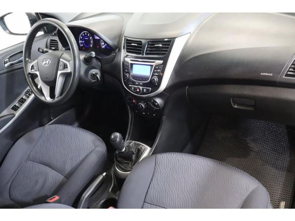 Hyundai Solaris I с пробегом 2013 года, цена 655 000 рублей, 193411 км, седан, Автокод Объявления