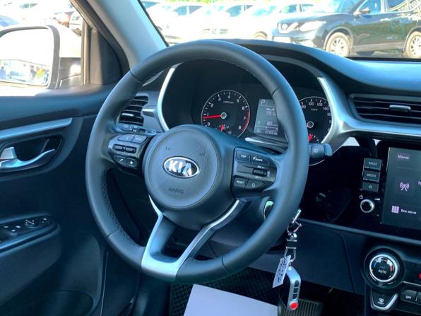 Kia Rio IV Рестайлинг с пробегом 2021 года, цена 1 632 400 рублей, 137631 км, седан, Автокод Объявления
