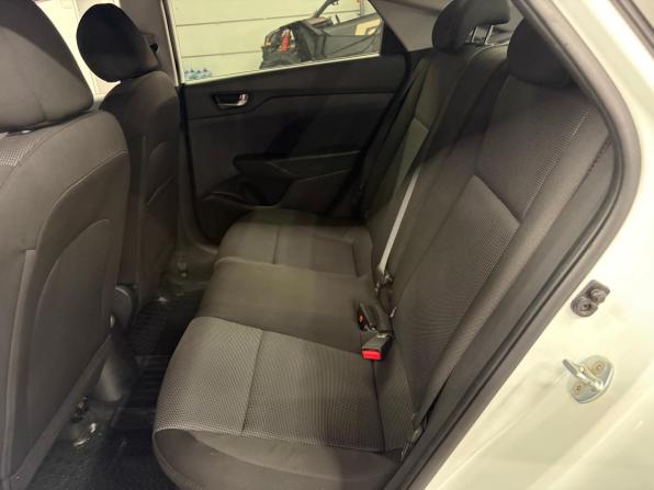Hyundai Solaris II с пробегом 2018 года, цена 1 047 000 рублей, 99114 км, седан, Автокод Объявления