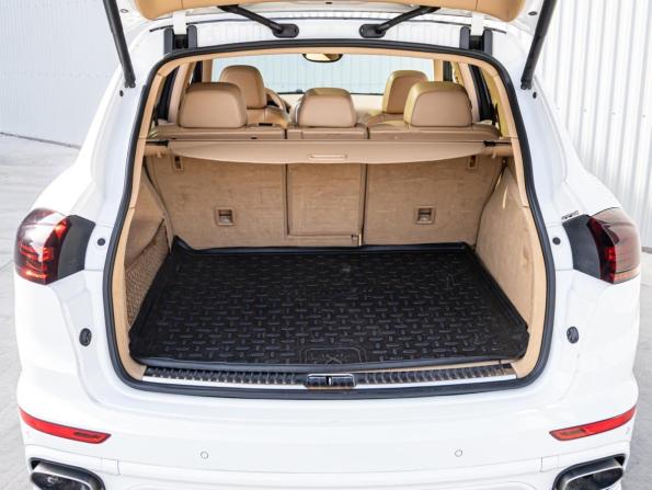 Porsche Cayenne II Рестайлинг (958) с пробегом 2017 года, цена 4 963 000 рублей, 148279 км, внедорожник, Автокод Объявления