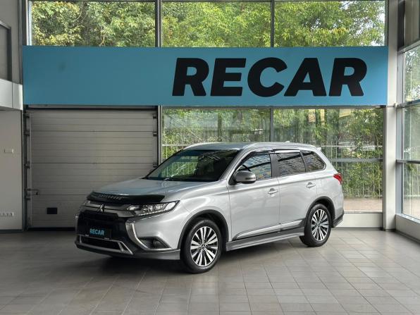 Mitsubishi Outlander III Рестайлинг 3 с пробегом 2020 года, цена 2 050 000 рублей, 106888 км, внедорожник, Автокод Объявления