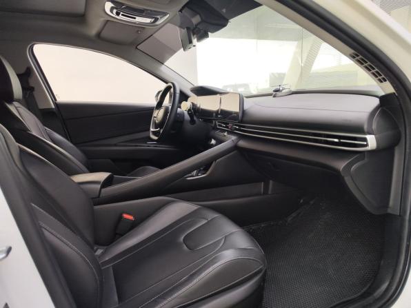 Hyundai Elantra VII (CN7) Рестайлинг с пробегом 2023 года, цена 2 205 000 рублей, 41076 км, седан, Автокод Объявления