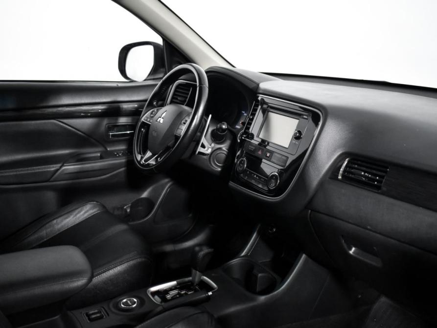 Mitsubishi Outlander III Рестайлинг 2 Санкт-Петербург  - изображение 13