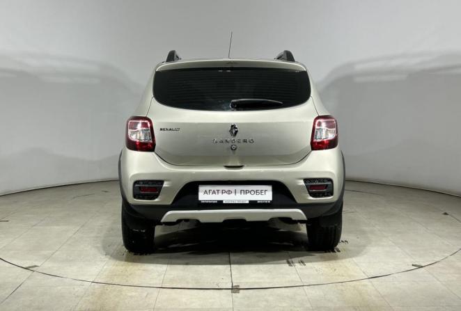 Renault Sandero II с пробегом 2018 года, цена 950 000 рублей, 137018 км, хэтчбек, Автокод Объявления