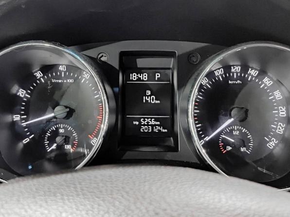 Skoda Yeti I Рестайлинг с пробегом 2014 года, цена 875 000 рублей, 203000 км, внедорожник, Автокод Объявления