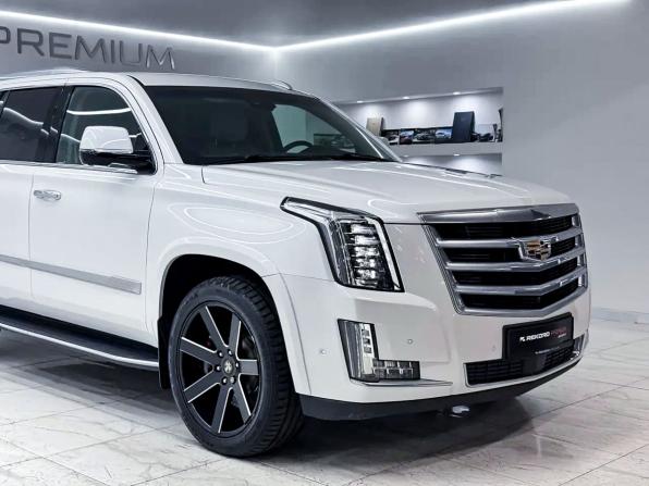 Cadillac Escalade IV с пробегом 2019 года, цена 5 399 000 рублей, 82441 км, внедорожник, Автокод Объявления
