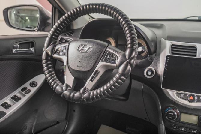 Hyundai Solaris I с пробегом 2011 года, цена 739 000 рублей, 210000 км, седан, Автокод Объявления