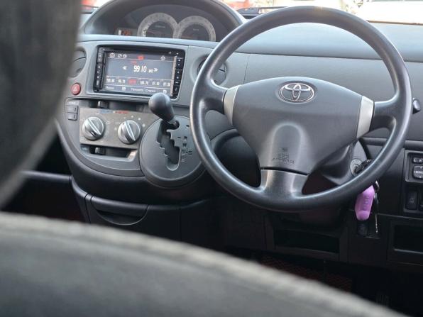 Toyota Sienta I Рестайлинг 2 с пробегом 2013 года, цена 864 000 рублей, 149274 км, компактвэн, Автокод Объявления
