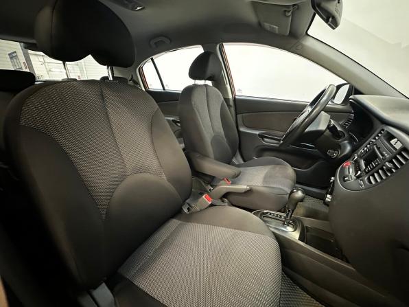 Kia Rio II Рестайлинг с пробегом 2010 года, цена 630 000 рублей, 123338 км, хэтчбек, Автокод Объявления